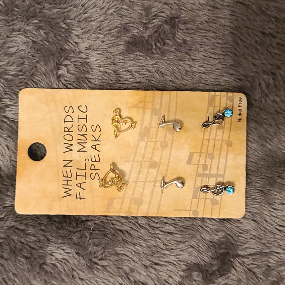 Set of earrings